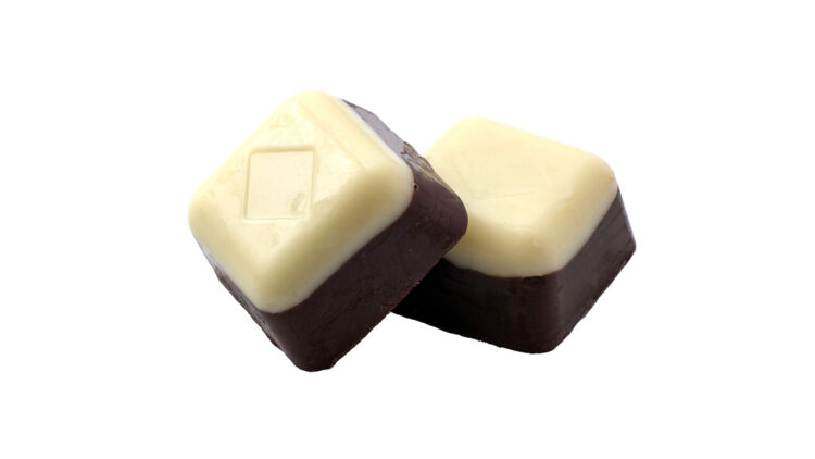 〈トライアルオリジナル〉ミルク＆ホワイトチョコレート 88g 本体価格228円（税込246円）イメージ