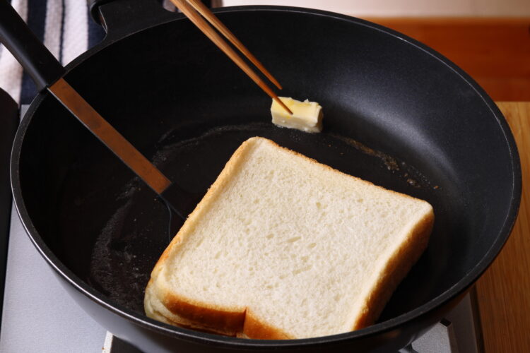 裏返して片面を焼く