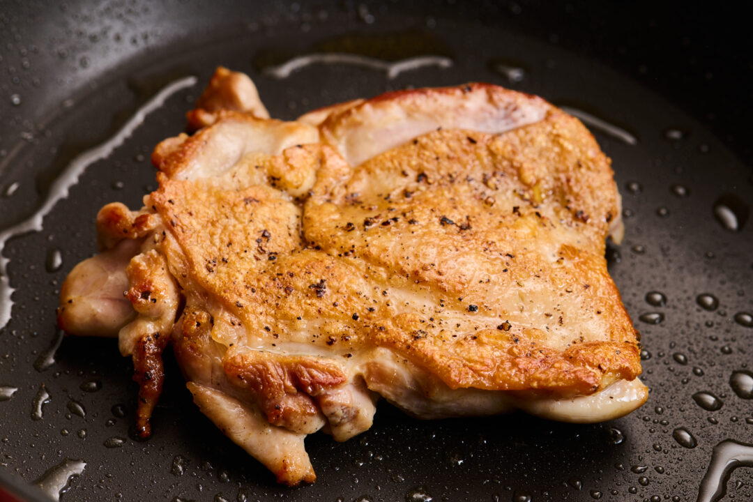 【チキンステーキの作り方】皮パリパリ・中ジューシーに仕上げるコツ