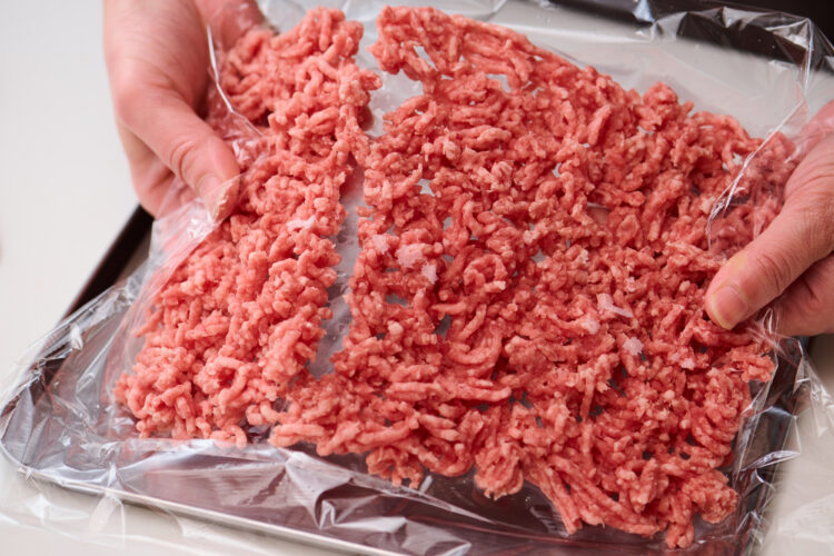 ひき肉をおいしいまま冷凍する方法は？解凍方法や便利レシピも紹介
