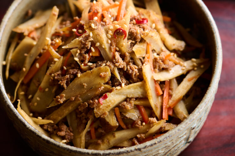 ごぼうと牛そぼろのきんぴら煮