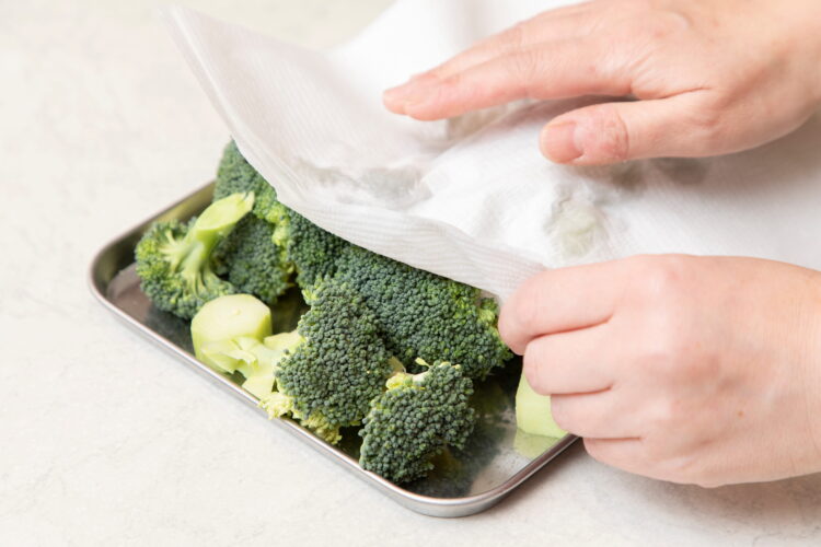 ブロッコリーを生のまま冷凍保存する