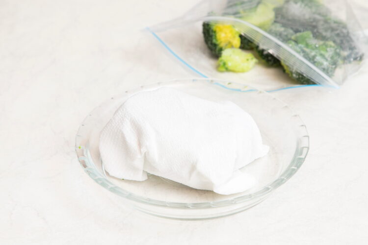 ブロッコリーを電子レンジで解凍する方法