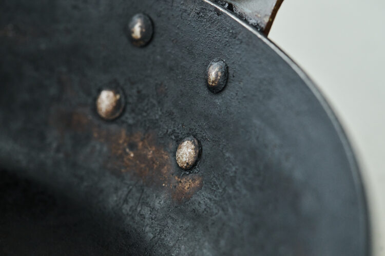 持ち手の破損、深刻な錆の発生や変形がある場合には、買い替えも検討する