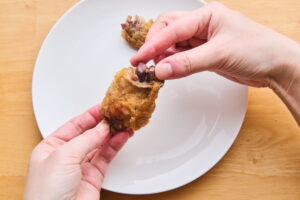 【手羽先のきれいな食べ方】手を汚さずに楽しむ方法も紹介