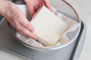 豆腐の水切り方法を所要時間別で紹介！かんたんレシピ3選