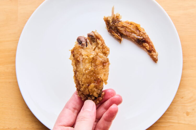 手羽先の関節を引き離した図