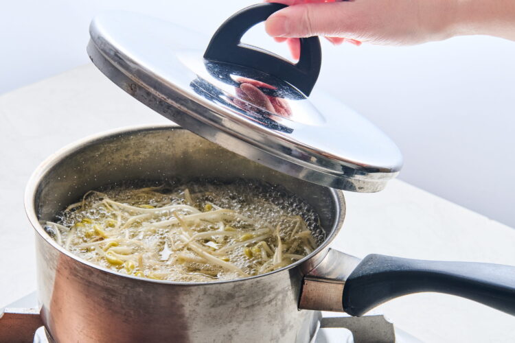 沸騰したら蓋をする