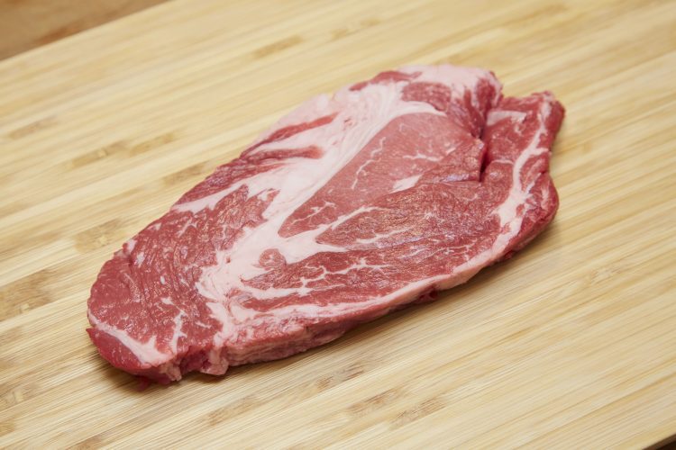スーパーでステーキ肉を選ぶときのポイント