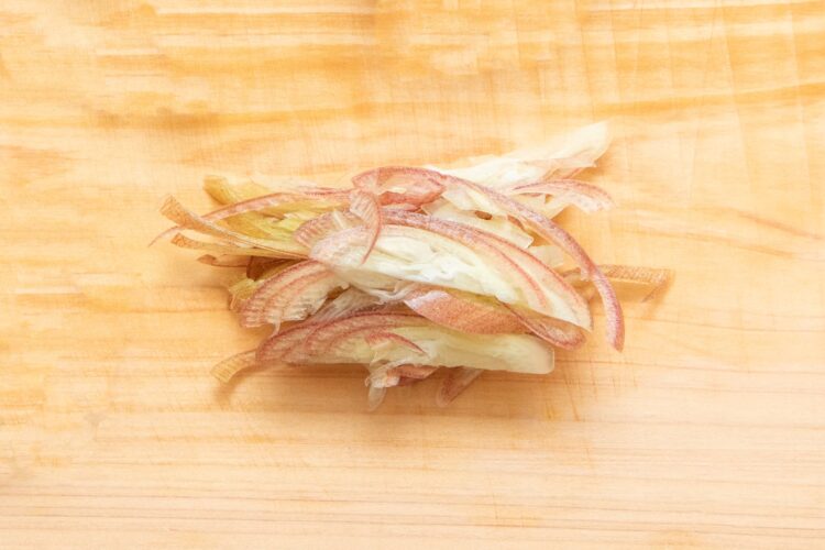 ミョウガの斜め切り