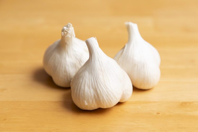 ニンニクの食べ過ぎには注意！摂取量の目安や対処方法も紹介
